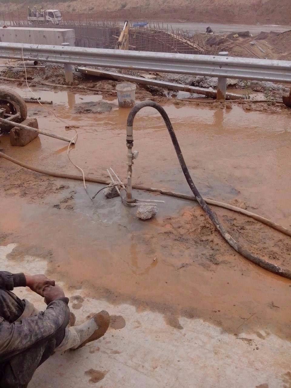 噶尔路基压密注浆